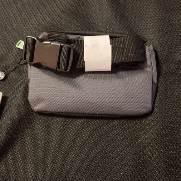 NWT Puma Hip Sack. - Picture 4 of 6